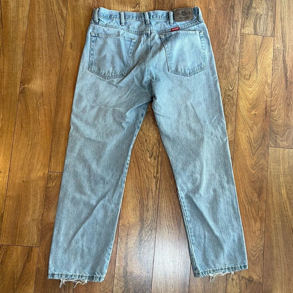Wrangler Men's Vintage Jeans Light Wash Distressed 34x29 SEE PHOTOS